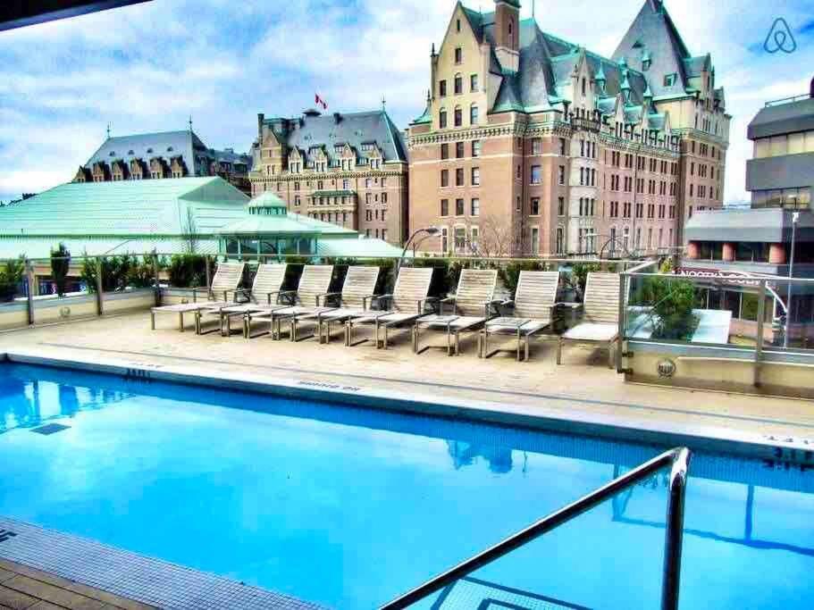 Victoria'S Best Location 2 Bedroom Luxe Condo エクステリア 写真