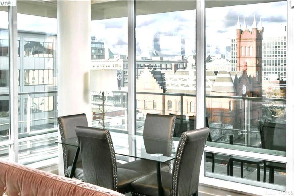 Victoria'S Best Location 2 Bedroom Luxe Condo エクステリア 写真