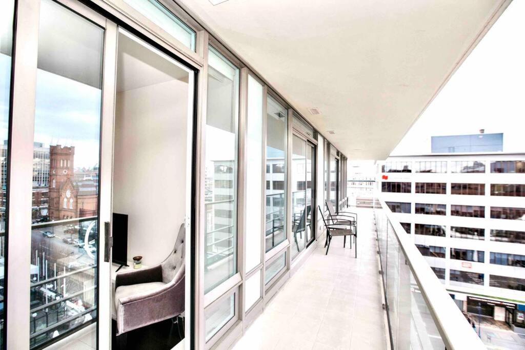 Victoria'S Best Location 2 Bedroom Luxe Condo エクステリア 写真