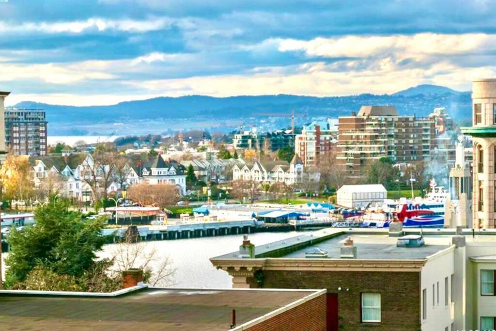 Victoria'S Best Location 2 Bedroom Luxe Condo エクステリア 写真